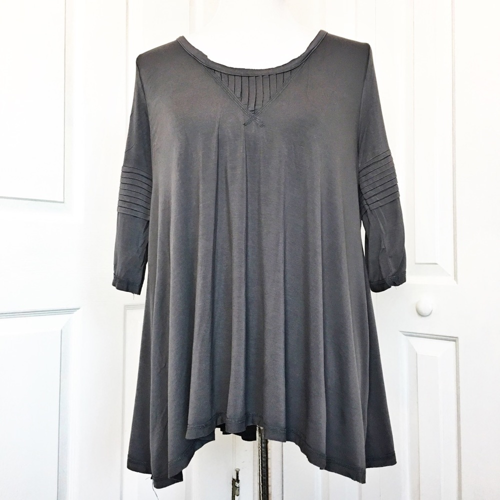 Open Back Swing Top - Picture 2 of 6