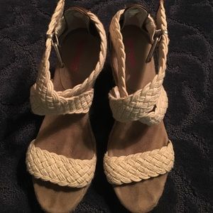 Chic woven wedges