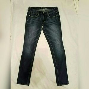Dark wash American Eagle skinny jeans