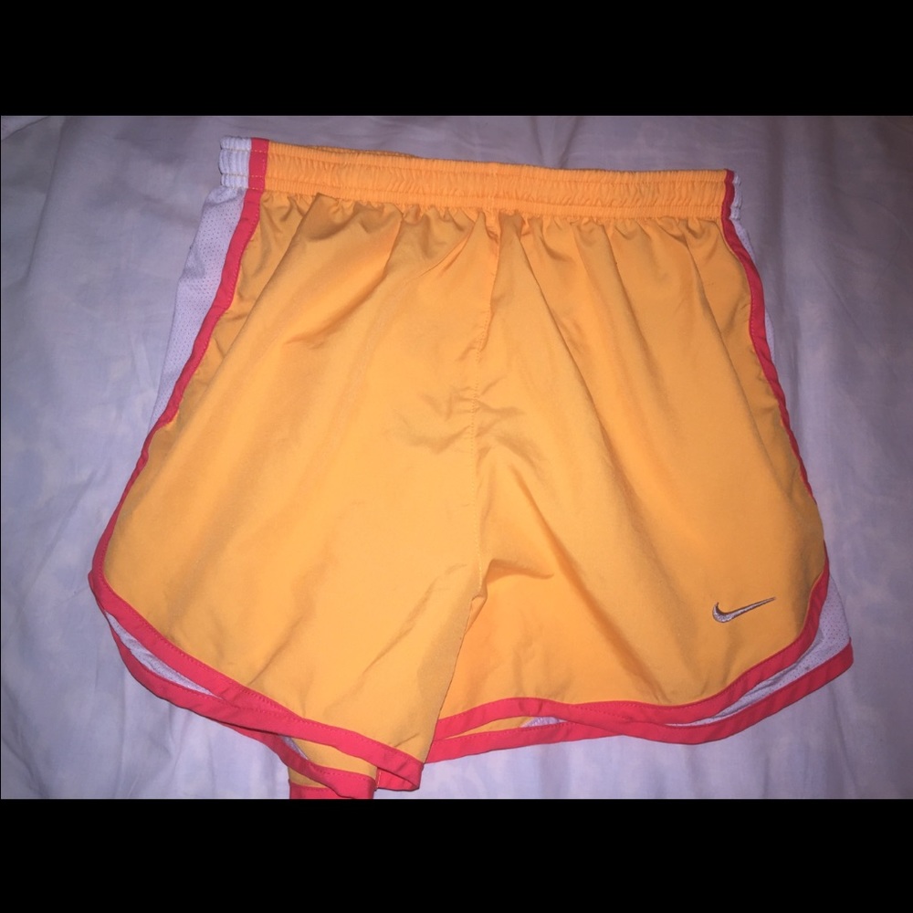 Nike Tempo Shorts - Women's Small