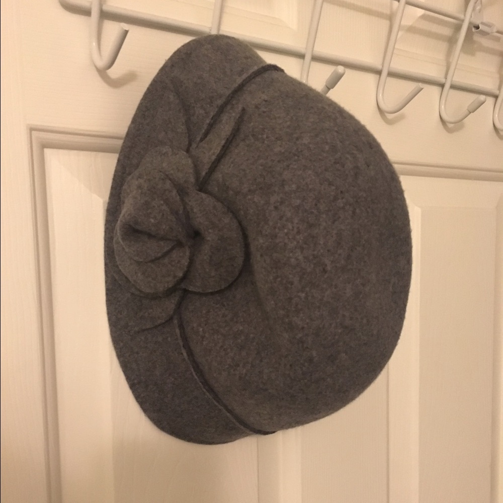 Soft gray Charter Club hat