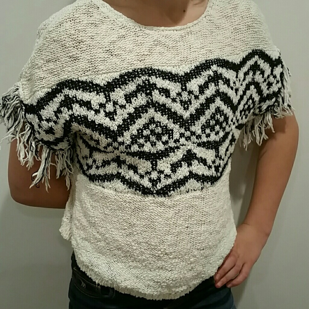 Zara Tribal short fringe sleeve knit sweater