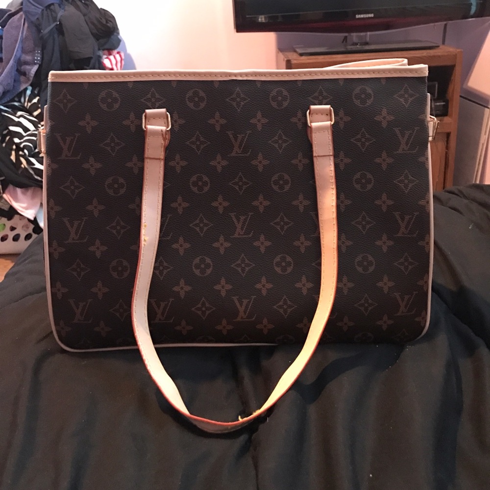 Non authentic Louis Vuitton bag