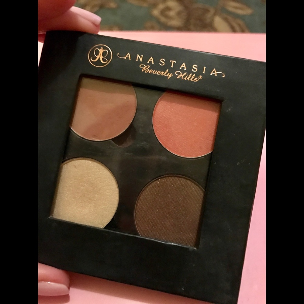 Anastasia Beverly Hills 4 eye shadow palette