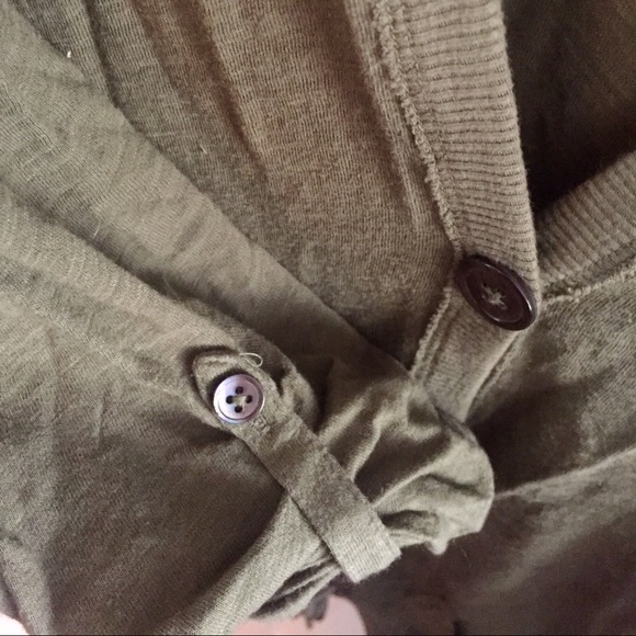 American Eagle Long Army Green Cardigan - Picture 3 of 3