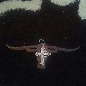 Metal rustic longhorn pendant with cross