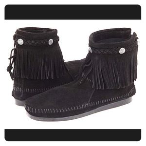 MINNETONKA boots. Barely used