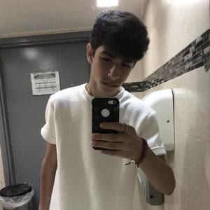 Meet your Posher, Carlos