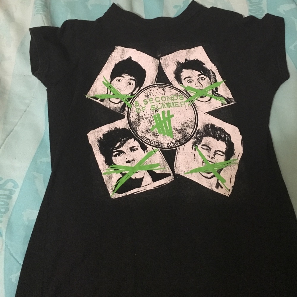 tee shirt