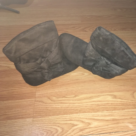Cute booties! - Picture 1 of 2
