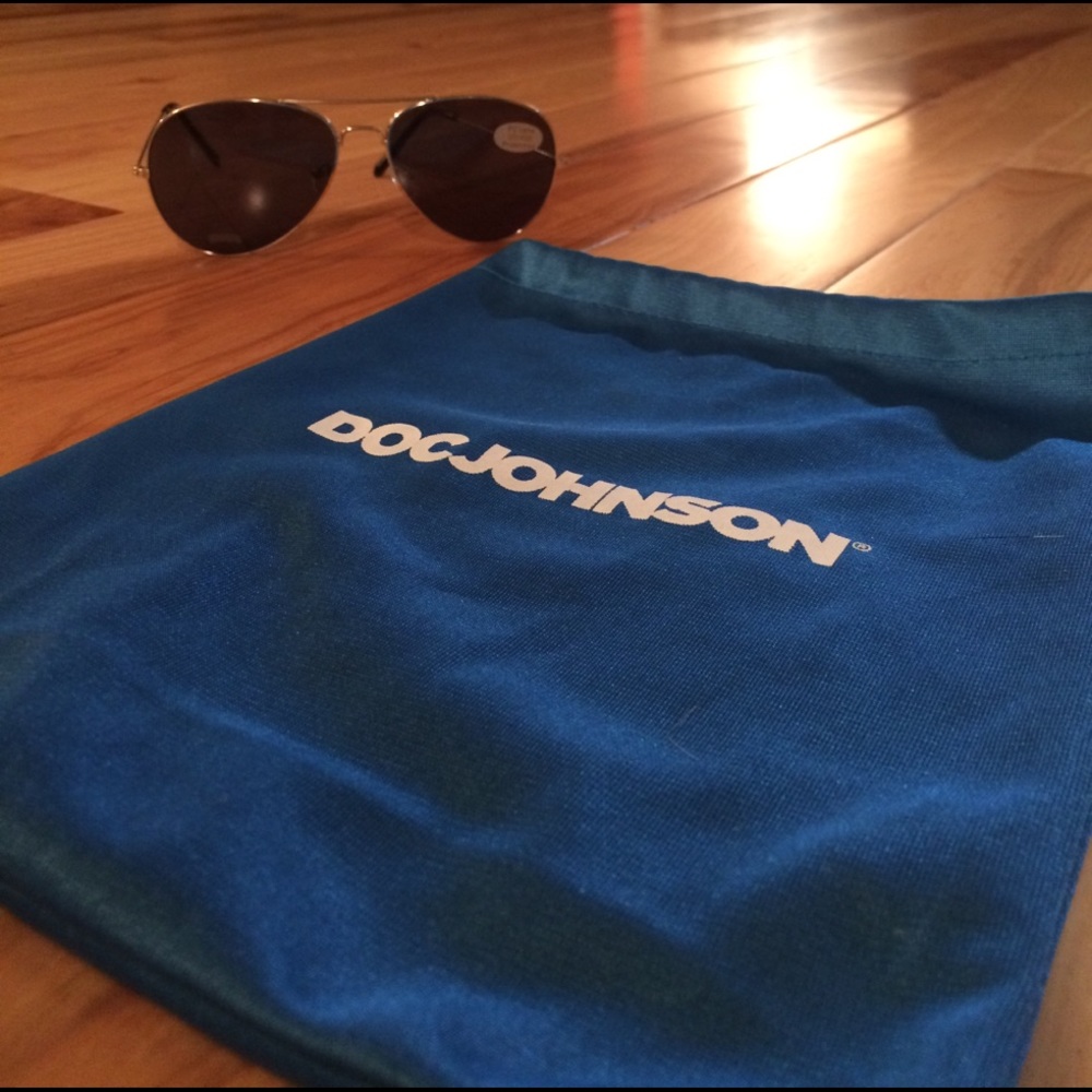 Aviator sunglasses/shades