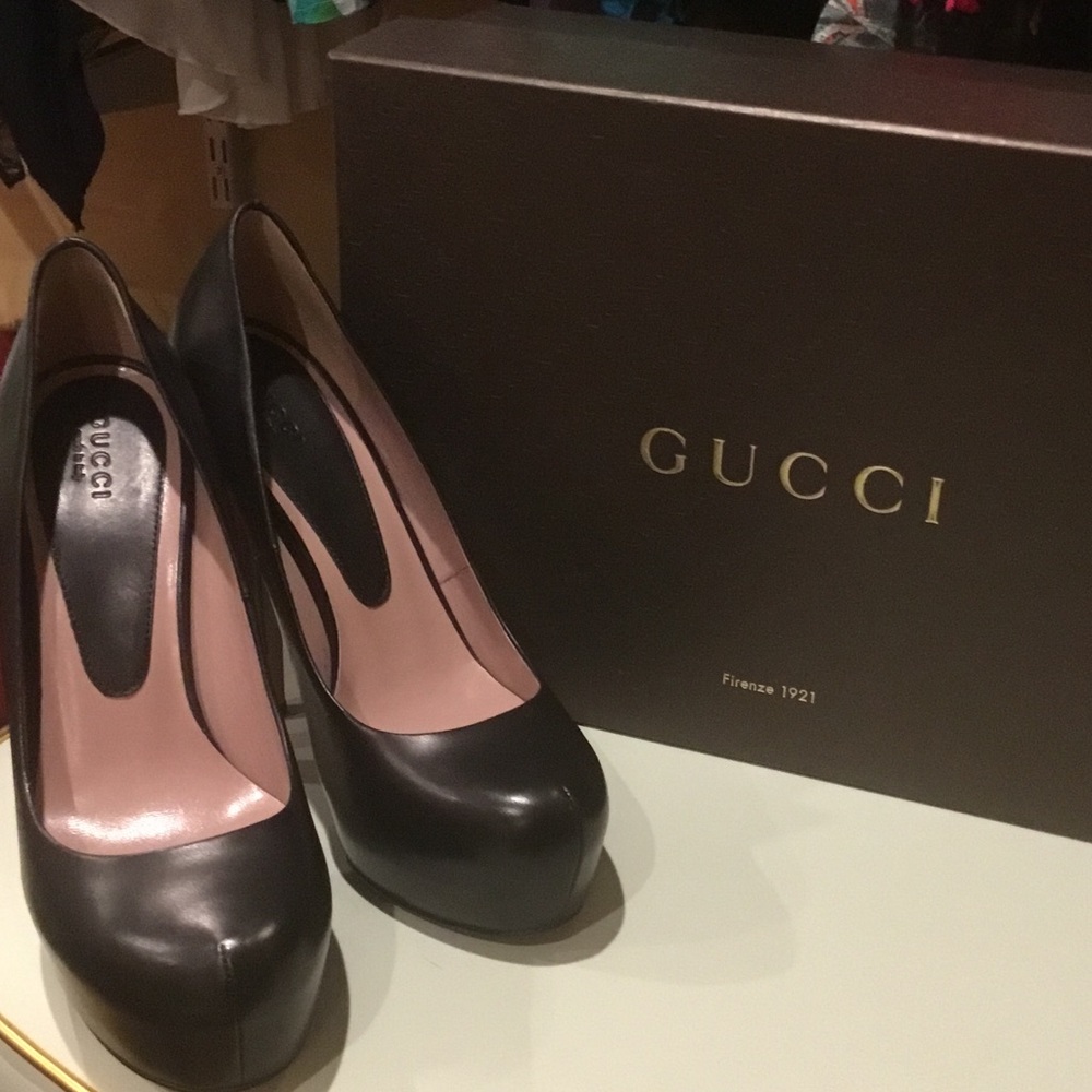 Authentic brand-new platform Gucci heels size 7