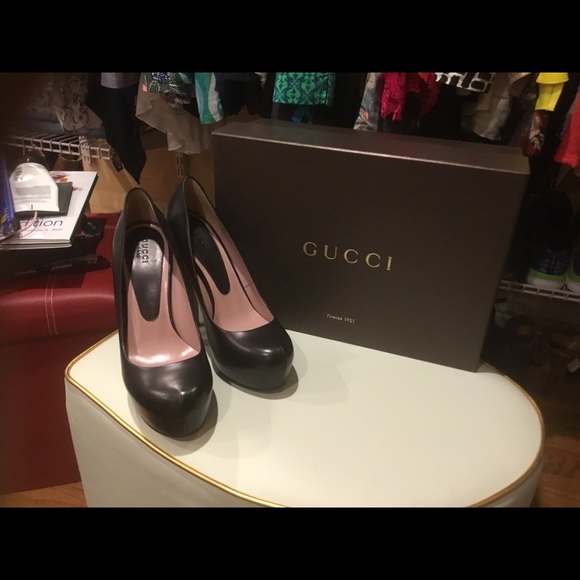 Authentic brand-new platform Gucci heels size 7 - Picture 2 of 5
