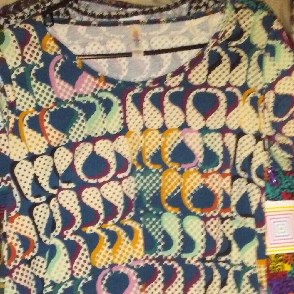 Small lularoe perfect tee bnwt