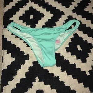 VS itsy bottoms