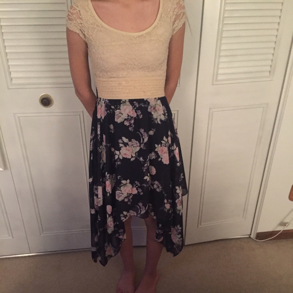 Sharkbite flower dress.
