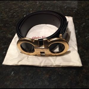 Black and gold Salvatore Ferragamo belt
