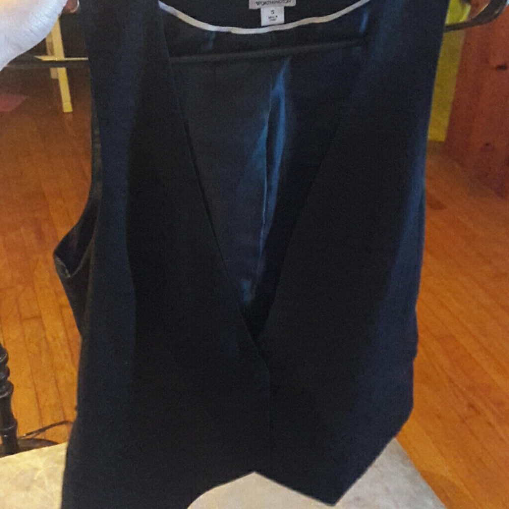 Vest - Picture 2 of 2