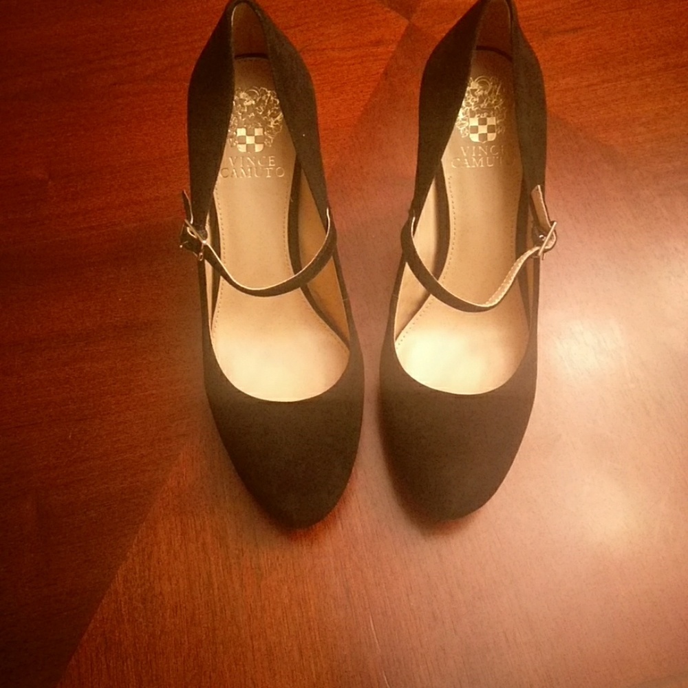 Black s suede platform heels