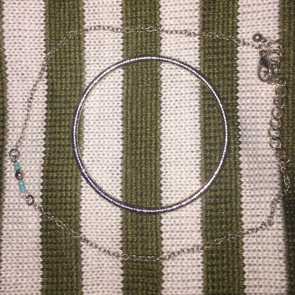 Beaded chocker necklace & silver bracelet bundle