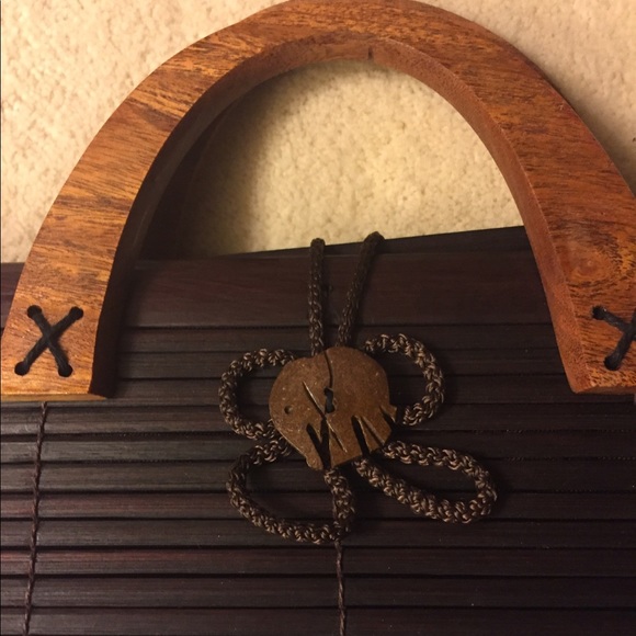 ONLY 1 LEFT!! Bamboo purse coconut clasp - Picture 3 of 7