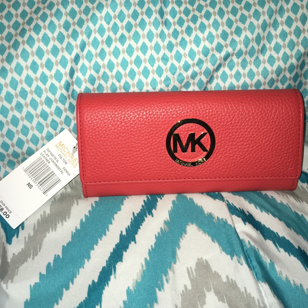 MichaelKors Fulton flap continental leAther red
