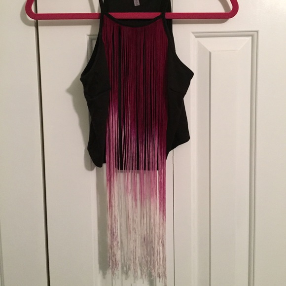 Black crop top WORN ONCE - Picture 2 of 3