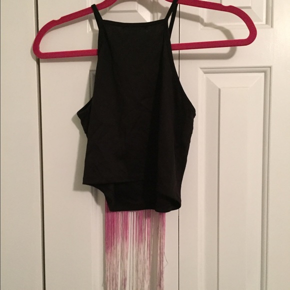 Black crop top WORN ONCE - Picture 3 of 3