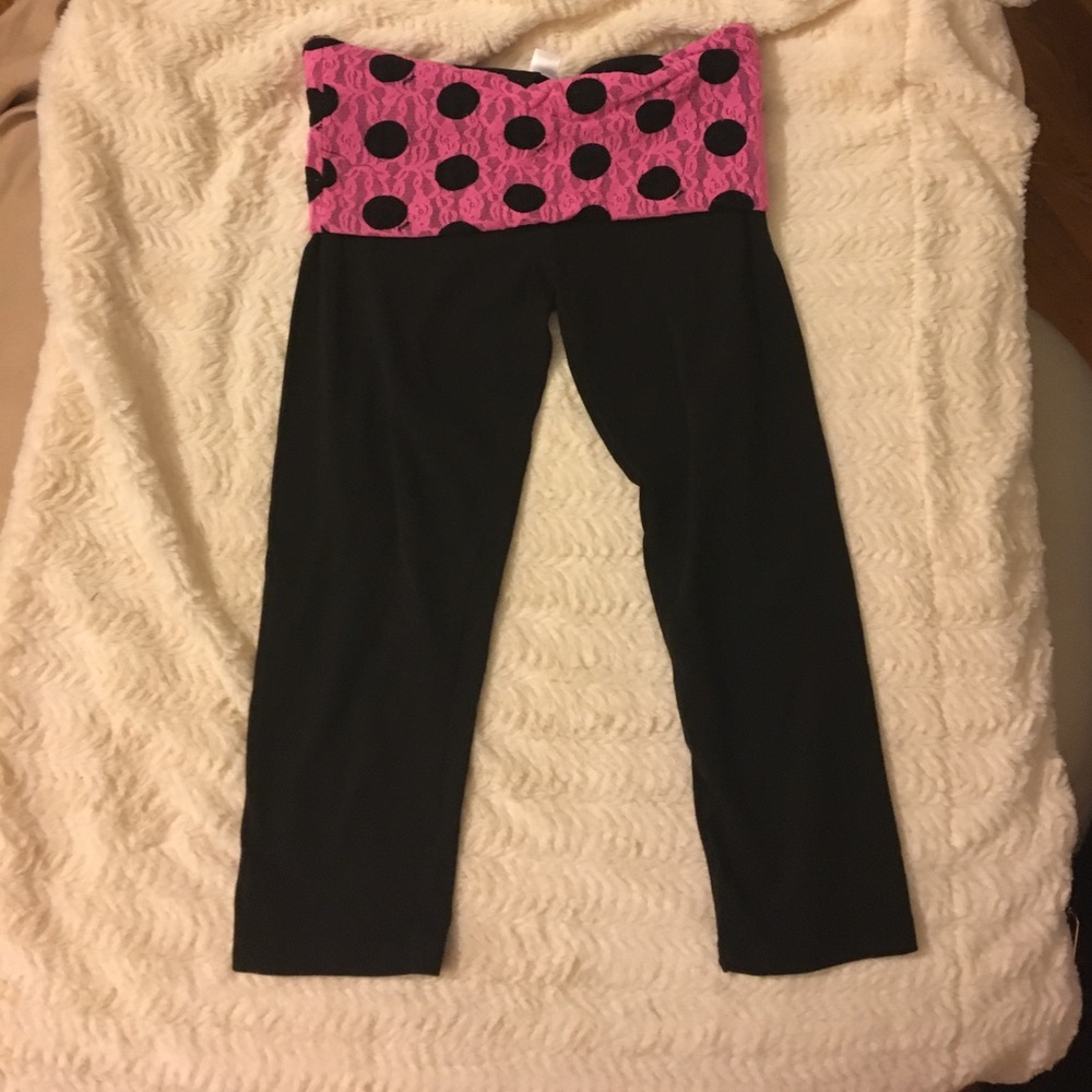 Pink cropped leggings