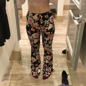 Flower print bell bottoms HOLDING