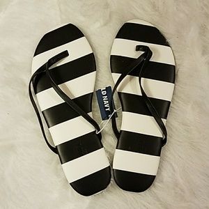 Old Navy Black and White Flip Flops