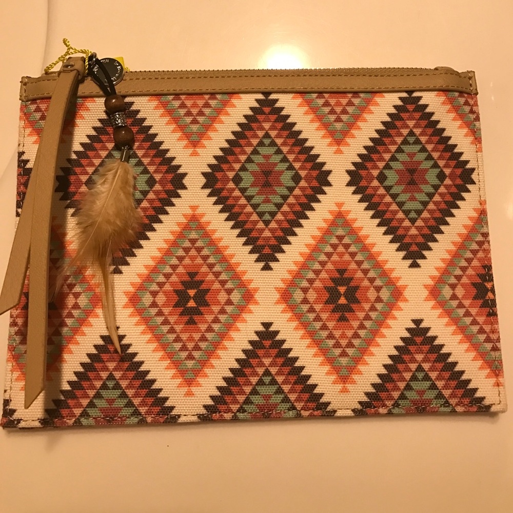Bcbgeneration Aztec clutch! ⚡️Flash sale⚡️⚡️