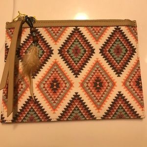 Bcbgeneration Aztec clutch! ⚡️Flash sale⚡️⚡️