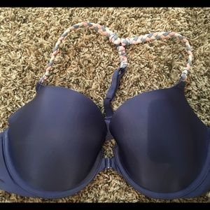 💜 VS like new t strap back bra, worn 2 times