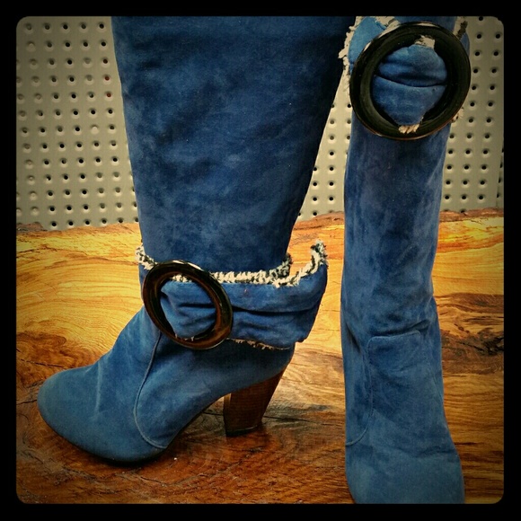 Blue boots wit heels - Picture 1 of 4