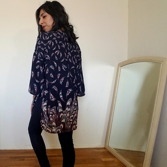 FAVORITE NAVY FEATHERED KIMONO CARDIGAN - Picture 4 of 5