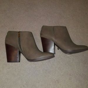 🌻TOMMY HILFIGER BOOTIES