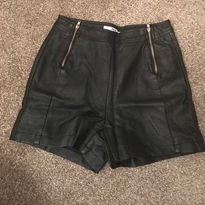 Faux Leather Small Shorts with zipper details