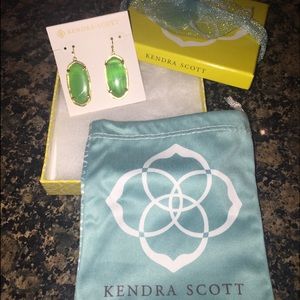 Green Kendra Scott Elle Drop Earrings 💚
