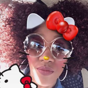 Meet your Posher, Yolanda