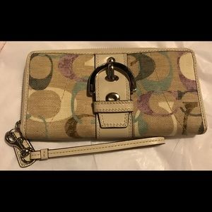 SALE!! COACH WALLET - Rare, hard to find pattern