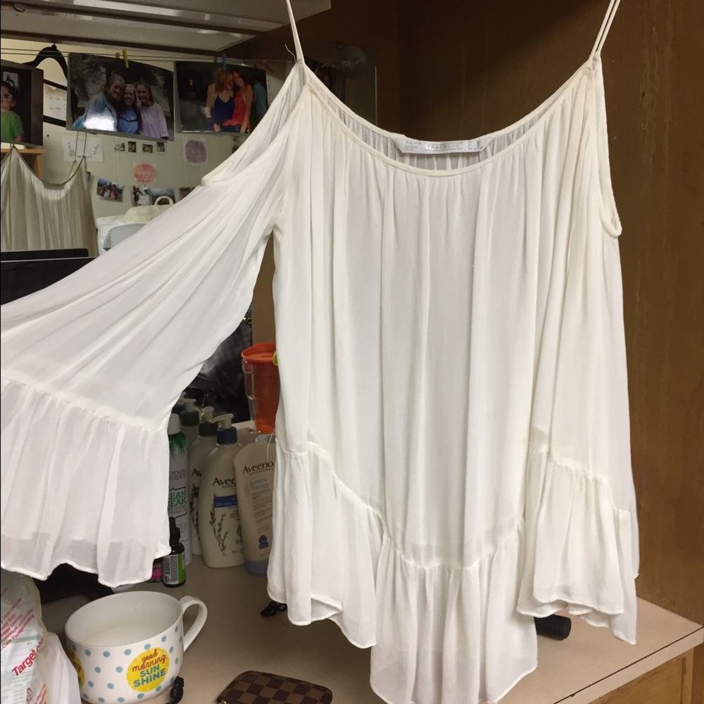 White shoulder-less chiffon shirt