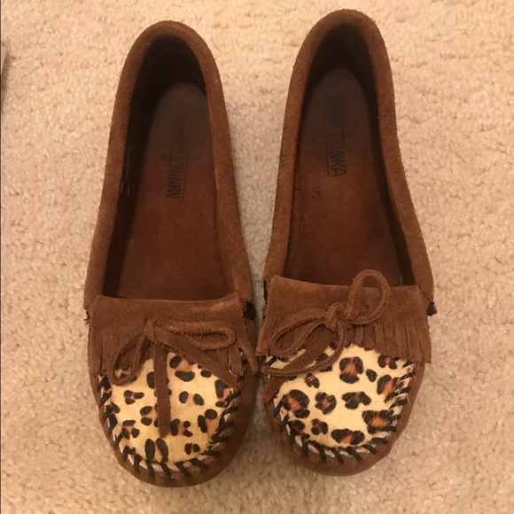 Minnetonka Shoes - Minnetonka Leopard slippers