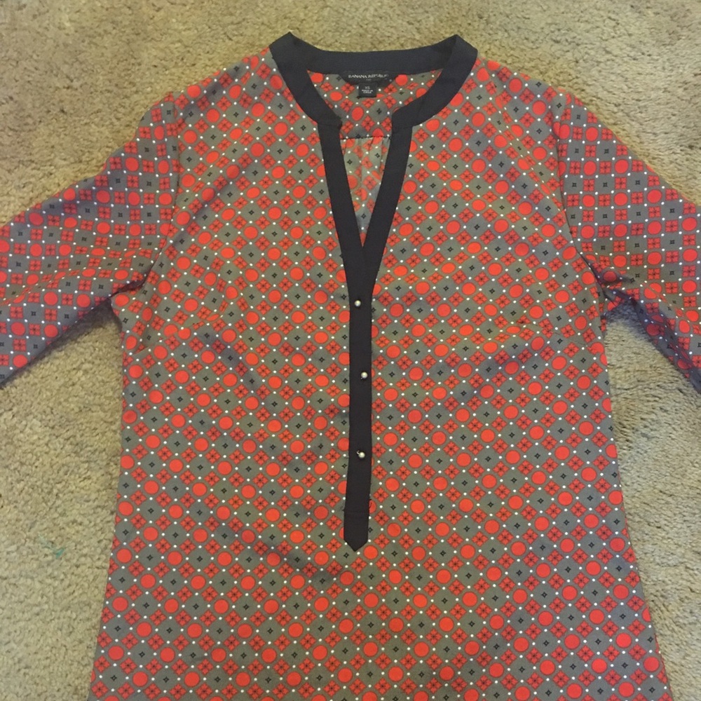 ‼️‼️Beautiful Banana Republica blouse‼️‼️
