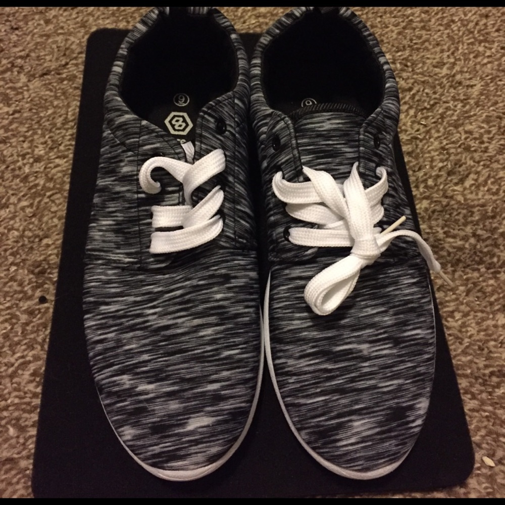 Athletic shoes