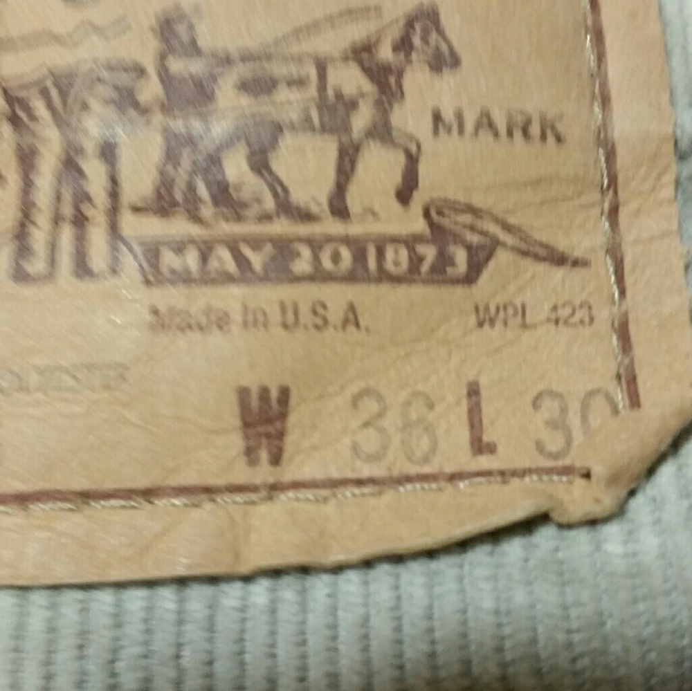 Men's Levis corduroy - Picture 2 of 2