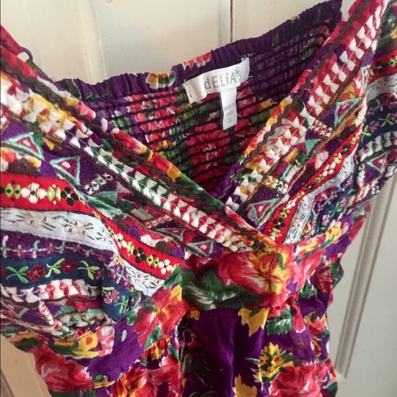 Floral V-Neck Embroidered Tank - Picture 3 of 3