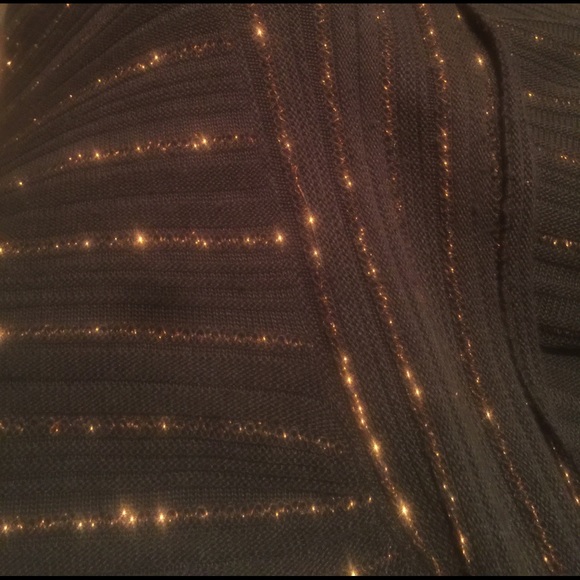 Lane Bryant cropped Sweater. Size 18/20 - Picture 3 of 4