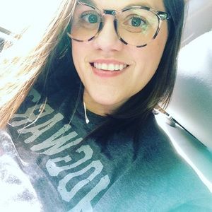 Meet your Posher, Casey