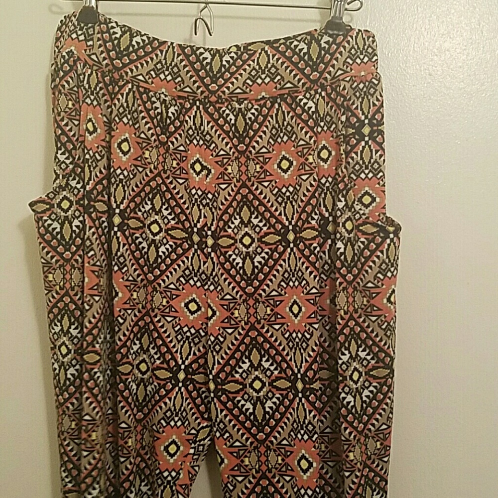 ROOMMATES LOUNGE PANTS